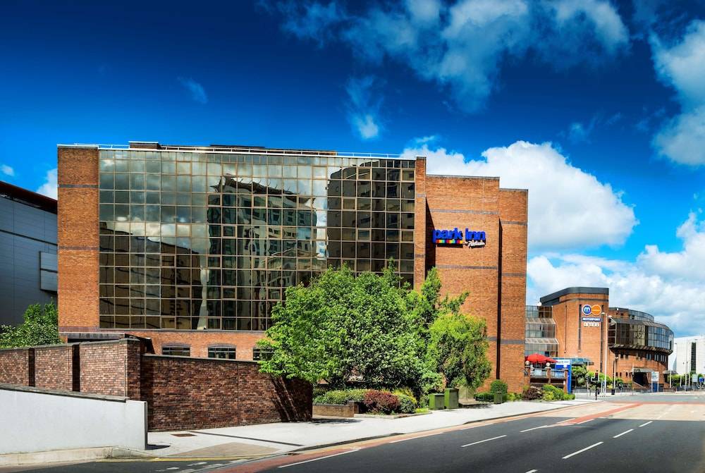 Park Inn by Radisson Cardiff City Centre 1