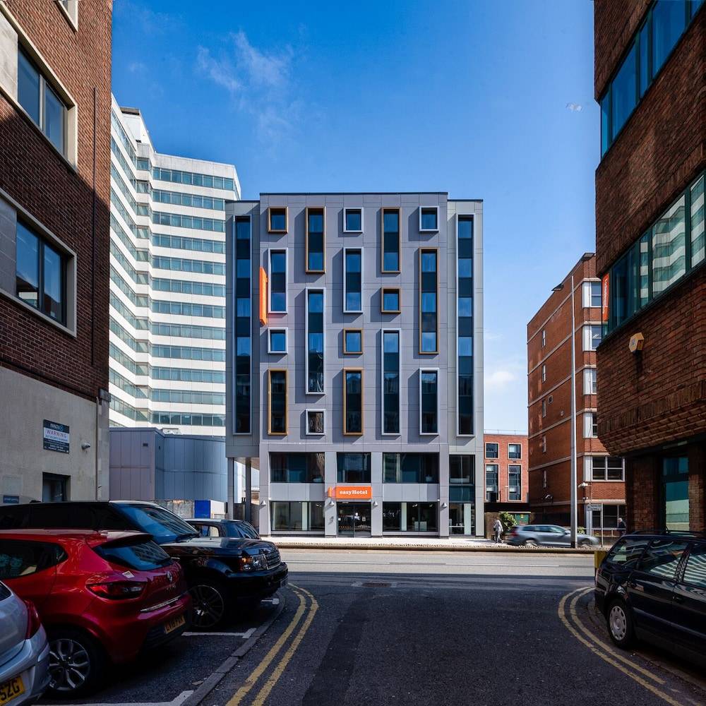 easyHotel Cardiff 1