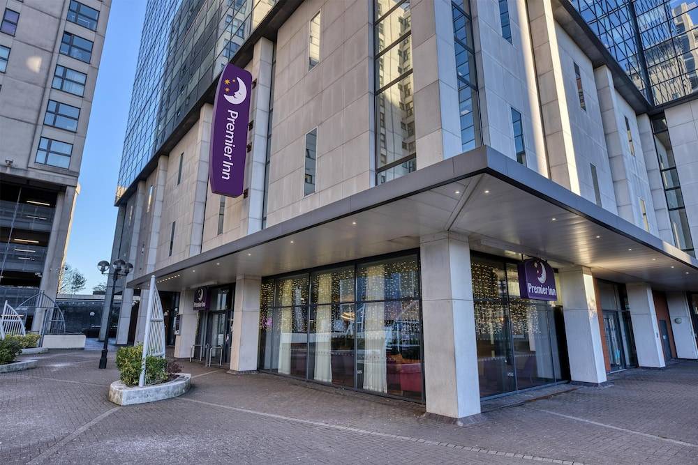 Premier Inn Cardiff Cc Queen Street 1