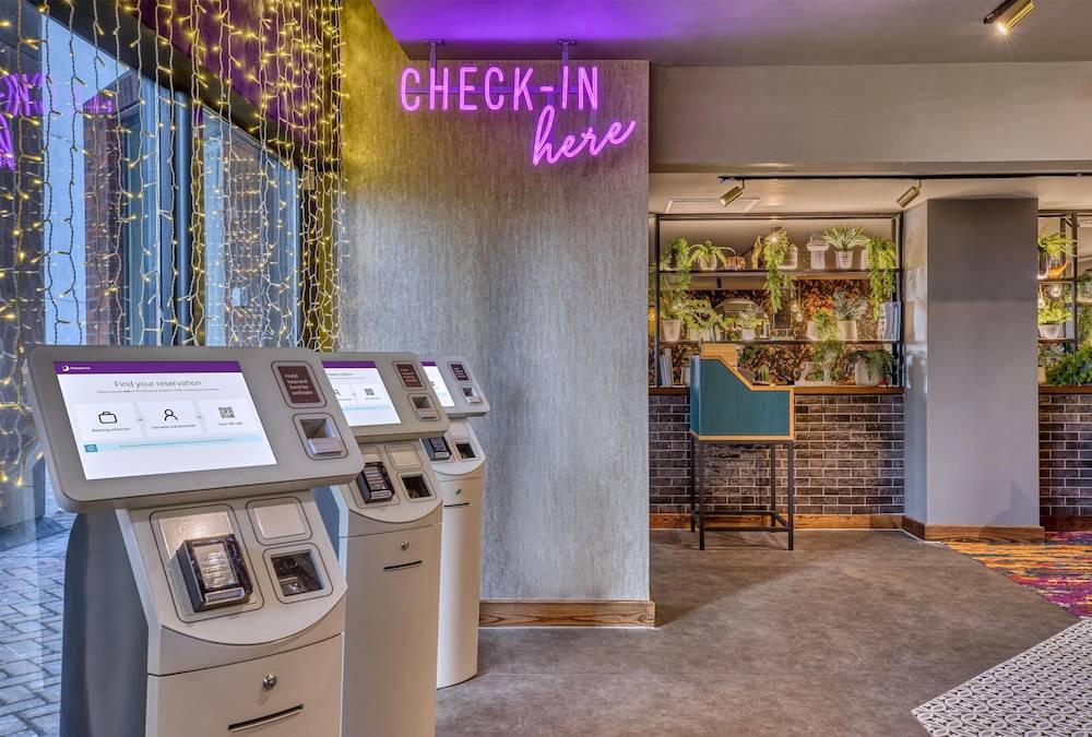 Premier Inn Cardiff Cc Queen Street 2