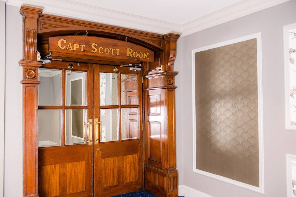 Royal Hotel Cardiff by Belvilla 2