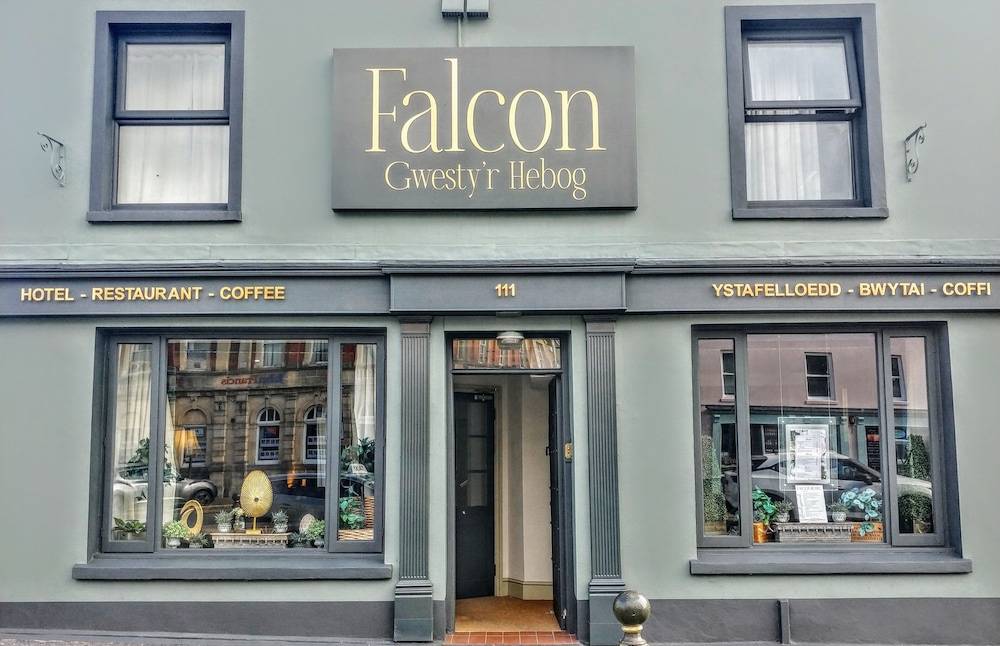 Falcon Hotel 1