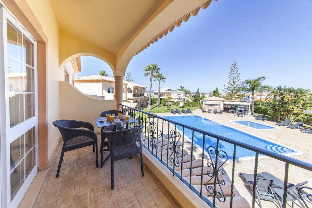 Atalaia Sol Aparthotel - tennis & heated pool in winter 2