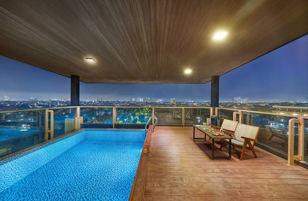 Aston Inn Jemursari 1