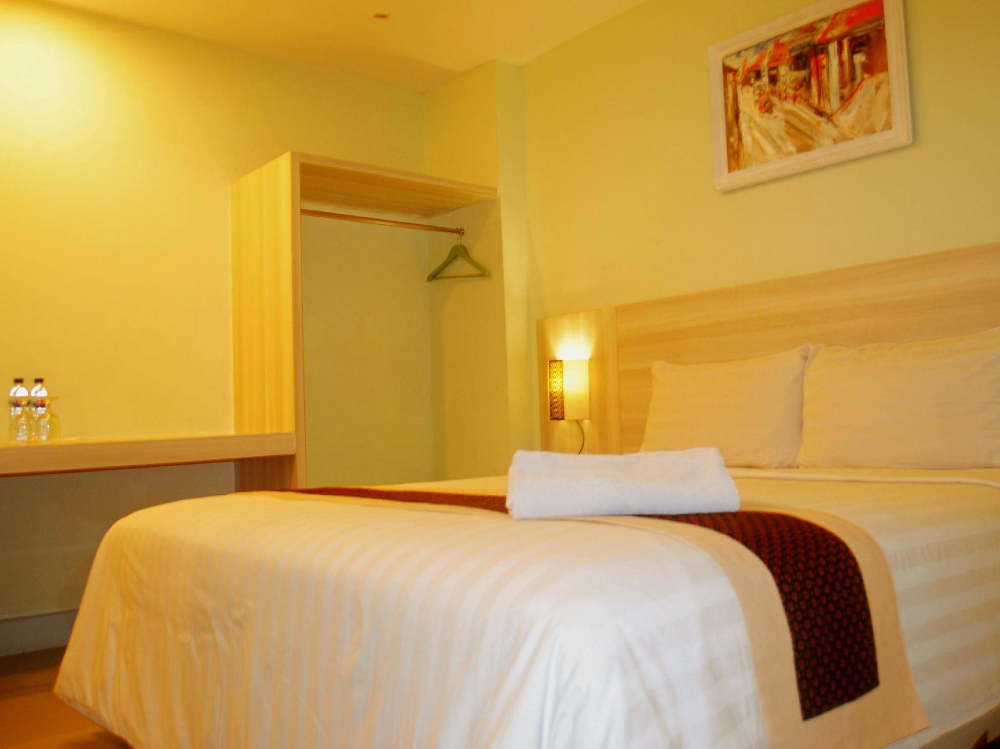 Sky Hotel Jogja 1