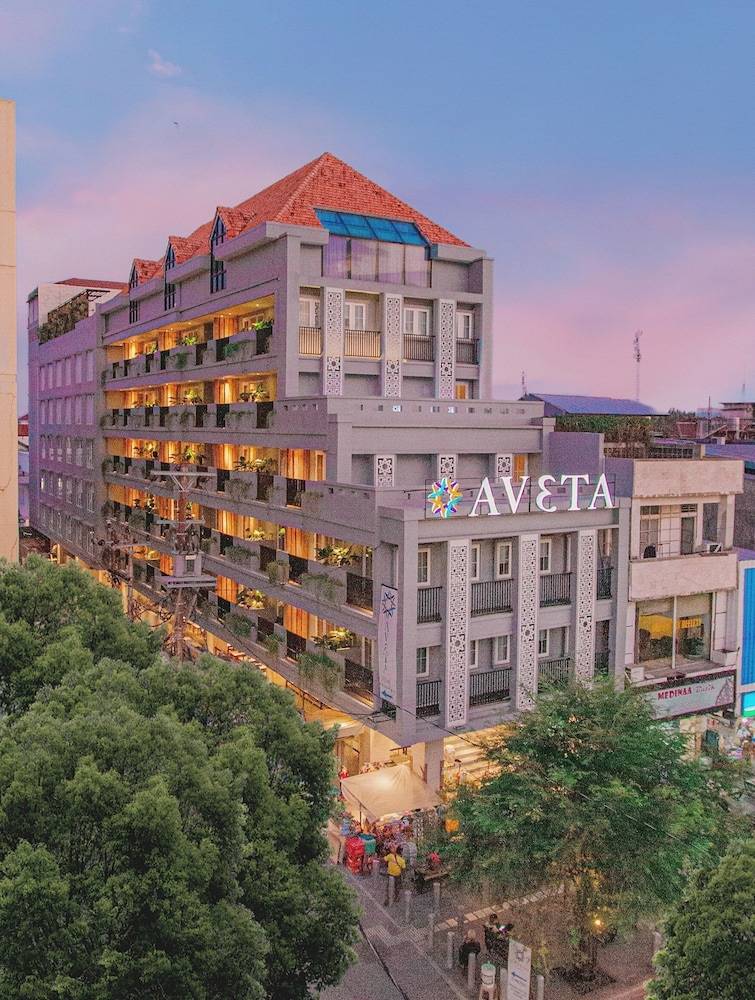 Aveta Hotel Malioboro 1