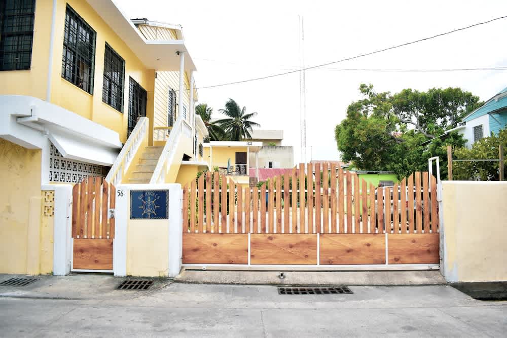 Sir Angel's Guesthouse 1