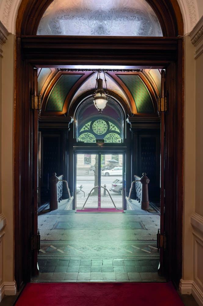 Elite Plaza Hotel 2