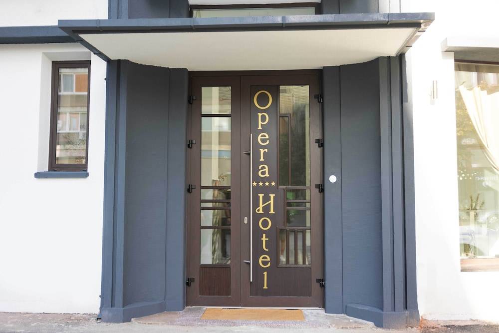 Opera Hotel 2
