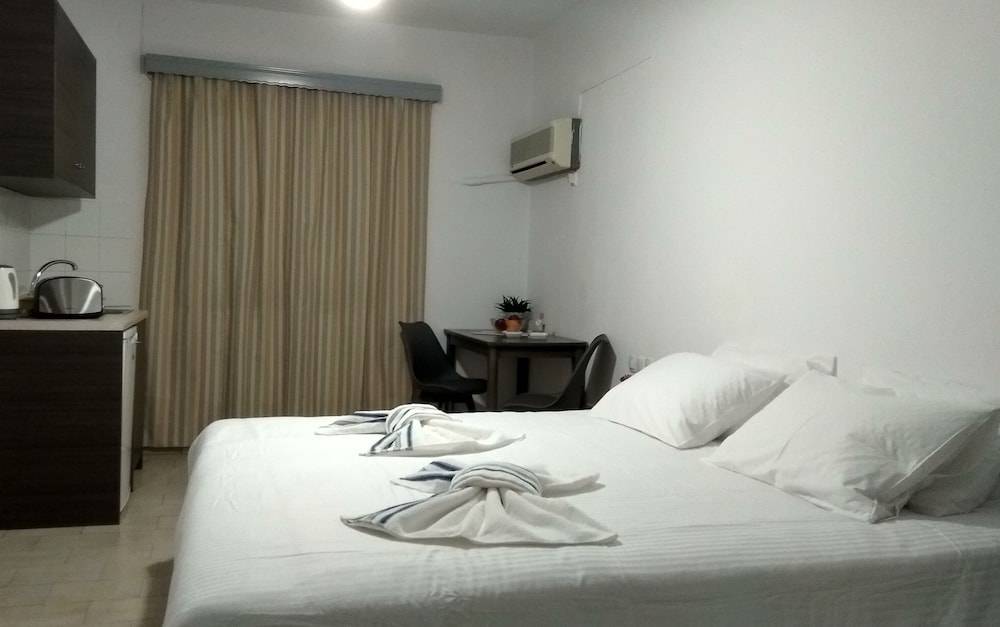 Relax Studios & Apartments 2
