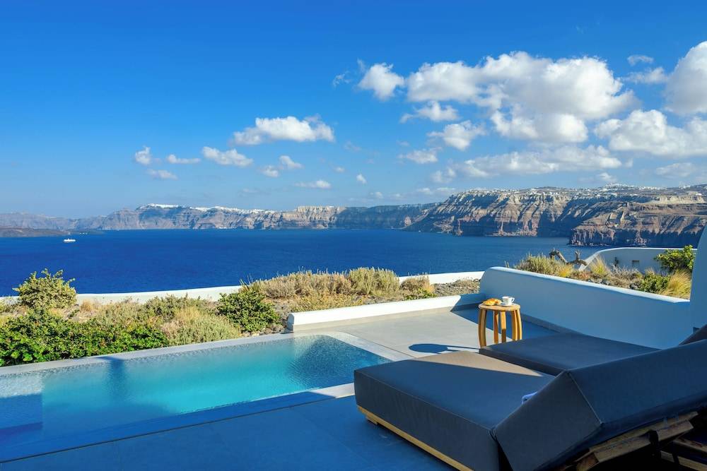Neptune Luxury Suites 1