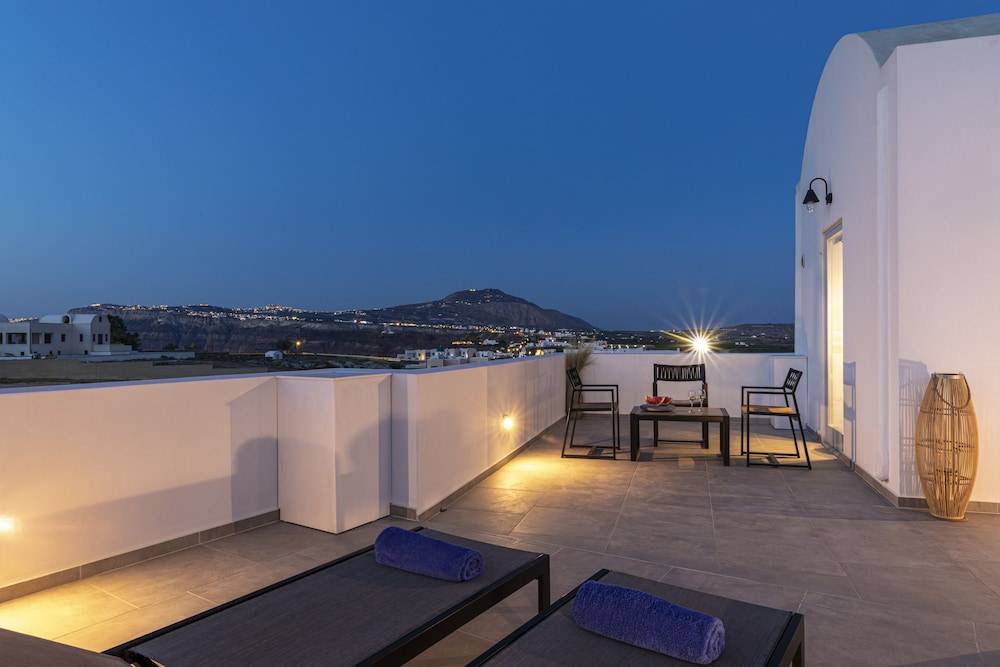 Alafropetra Luxury Suites 1