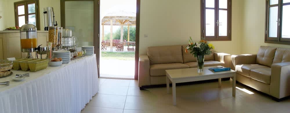 Plaka Hotel II 2