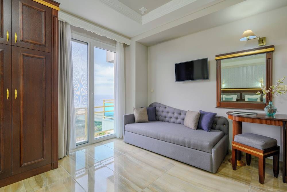 EONA BEACH RESORT by Greek Pride 2