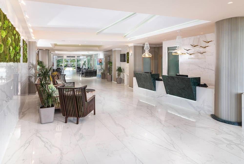 Portes Beach Hotel 2