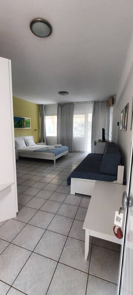 Dryades Hotel 2
