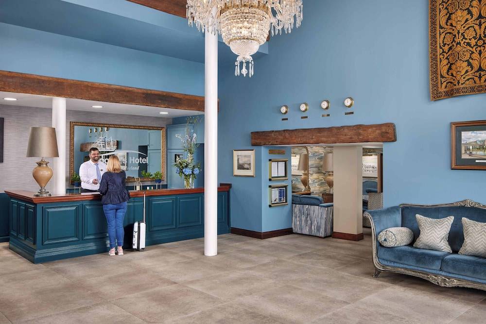 Dooley's Hotel 2