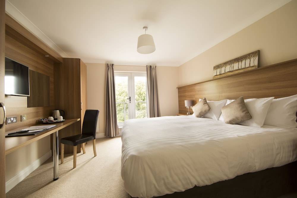 Riverside Hotel 1