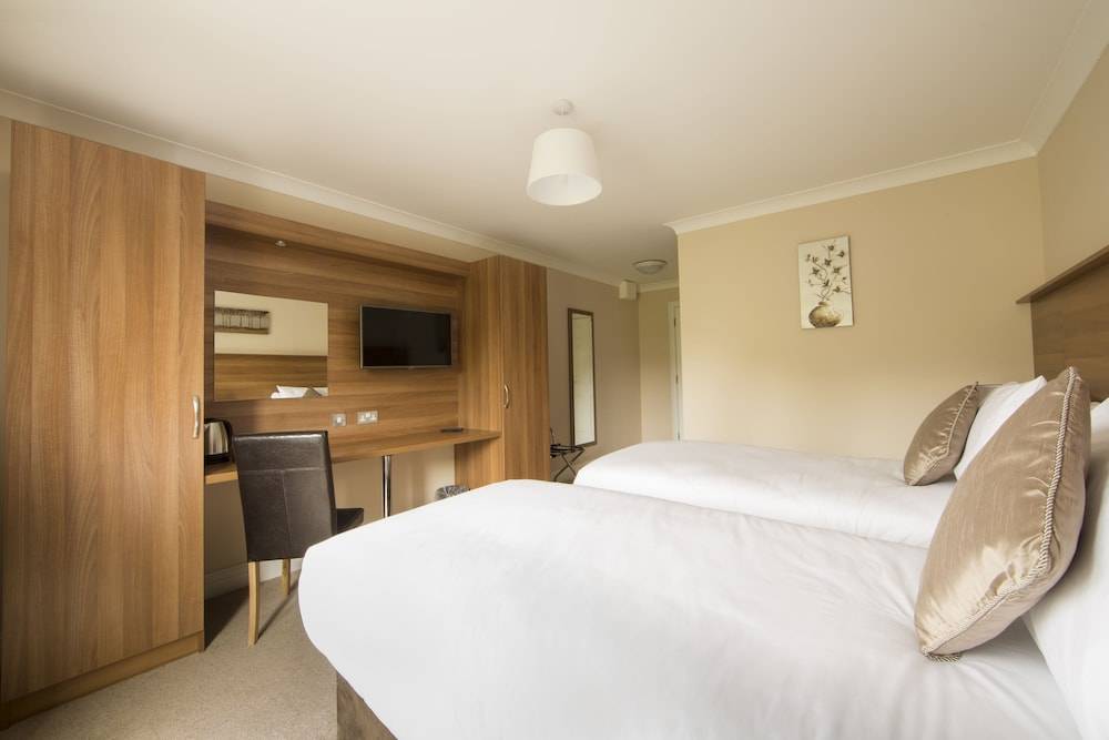 Riverside Hotel 2