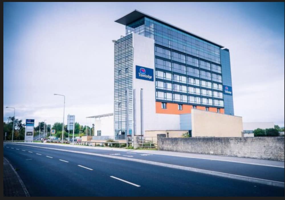 Travelodge Limerick Castletroy 1