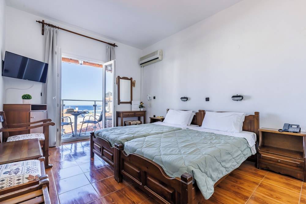 Hotel Dionyssos 1