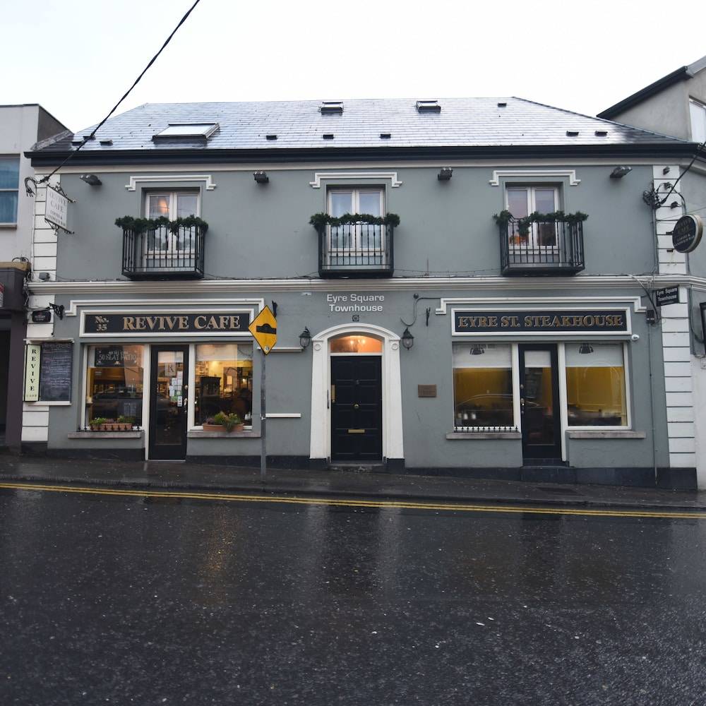 The Eyre Square Townhouse 1