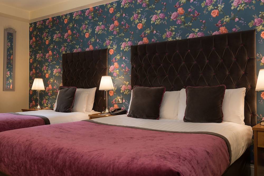 Raheen Woods Hotel 2