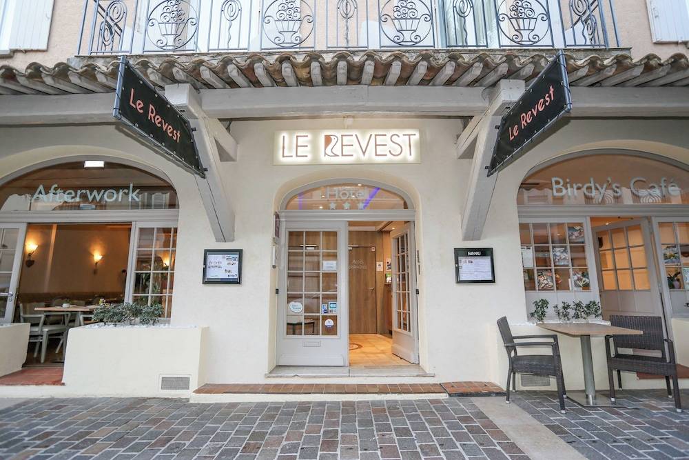 Brit Hotel Confort Le Revest Sainte-Maxime 1