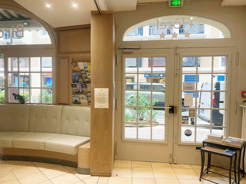 Brit Hotel Confort Le Revest Sainte-Maxime 2
