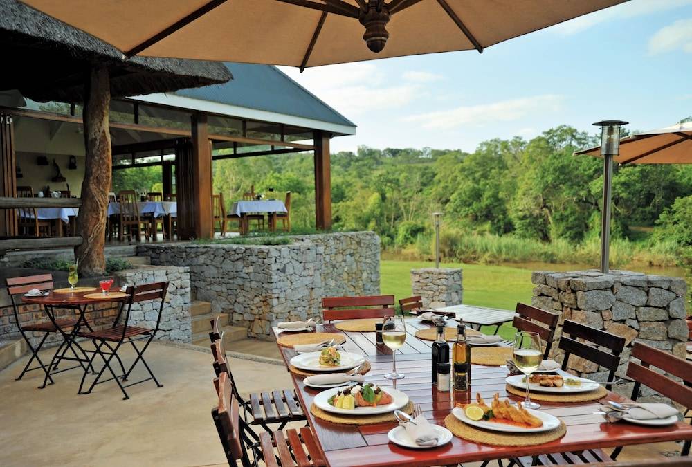 Hippo Hollow Country Estate 1