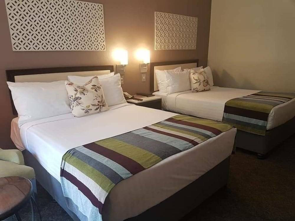 Sabi River Sun Resort 1