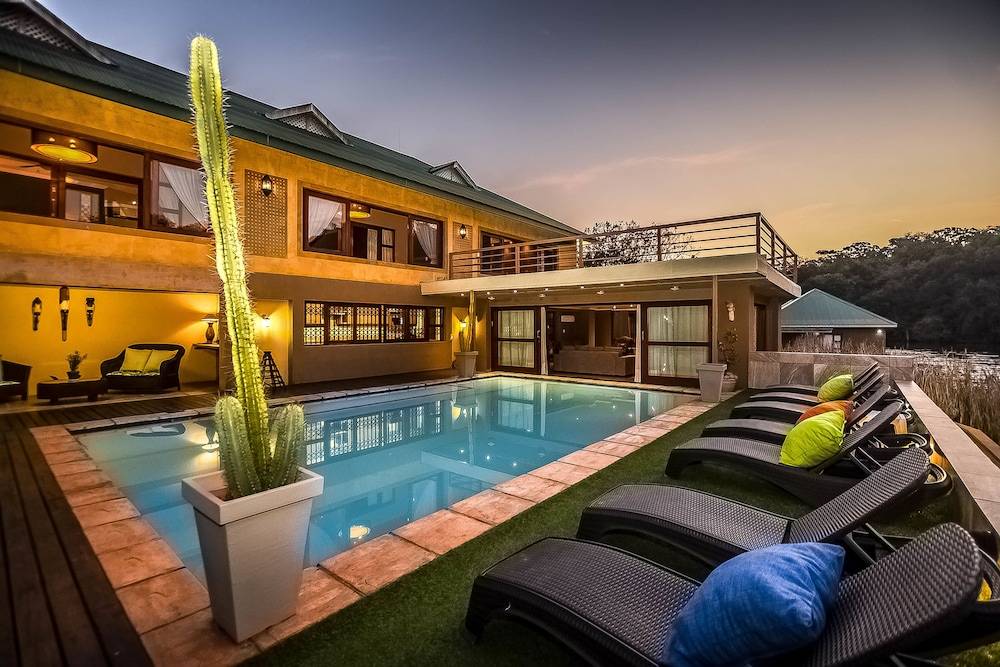 Bambuu Lakeside Lodge 1