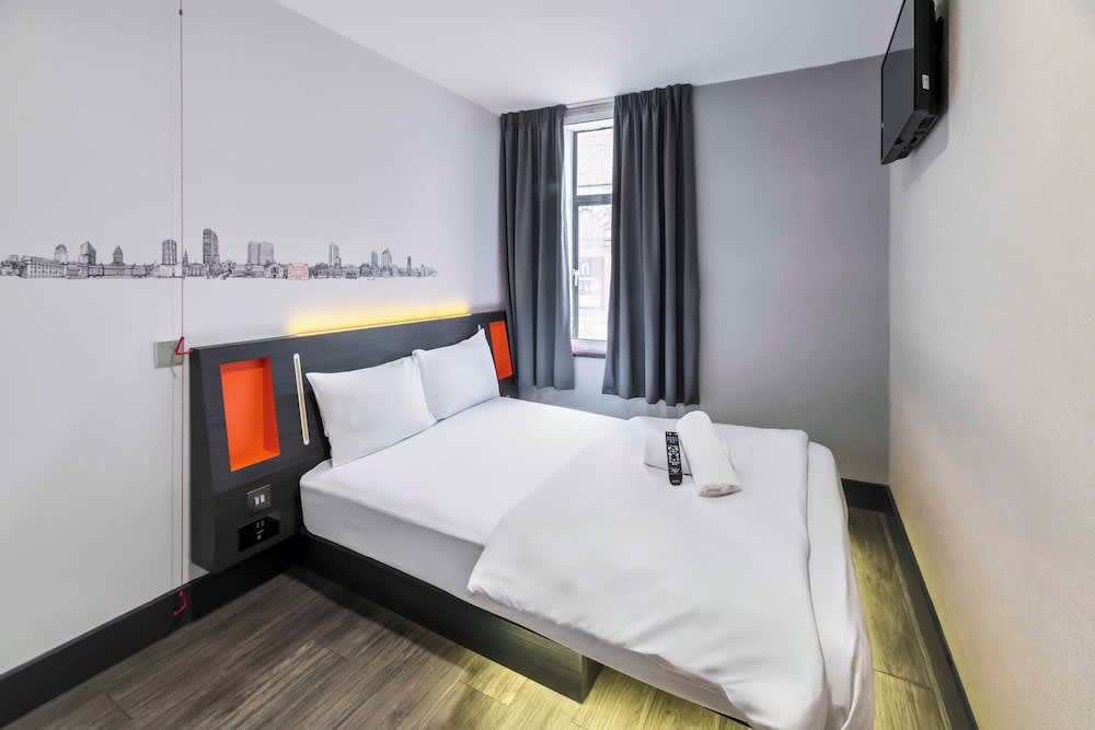 easyHotel Leeds 1