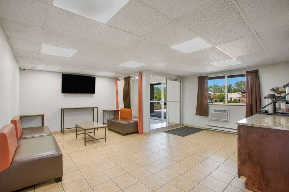 Rodeway Inn & Suites Grand Rapids Southeast 2