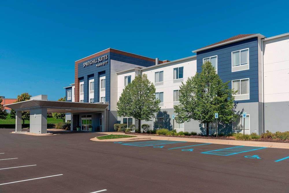 SpringHill Suites Grand Rapids North 1