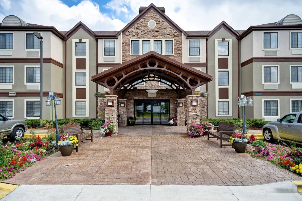 Staybridge Suites GRAND RAPIDS - AIRPORT by IHG 1