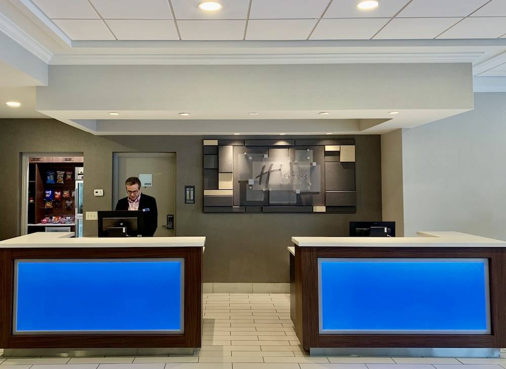 Holiday Inn Express & Suites BOSTON - CAMBRIDGE by IHG 2