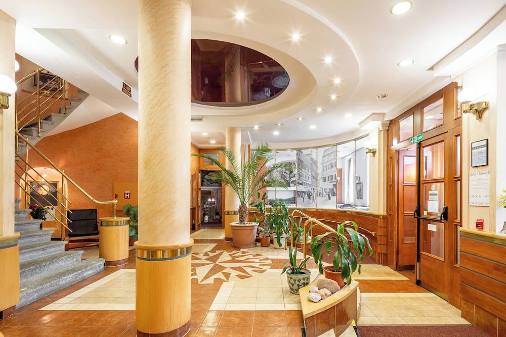 Wellness Hotel Jean De Carro 2