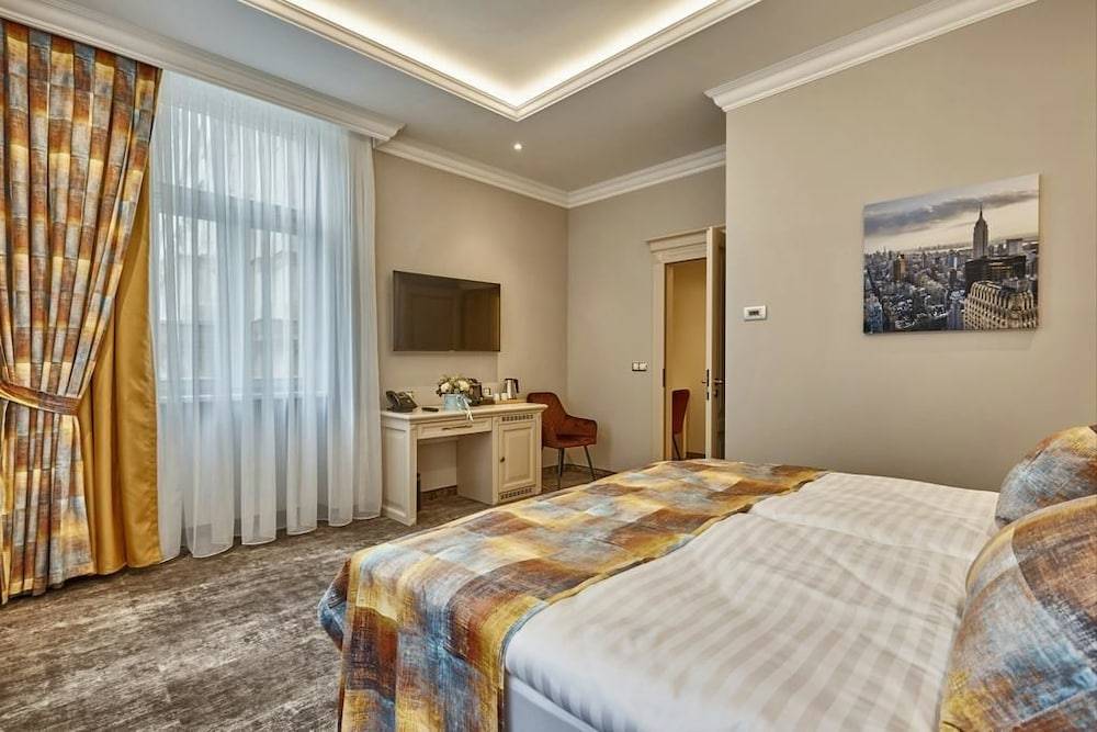 Golden Key Boutique Hotel 2