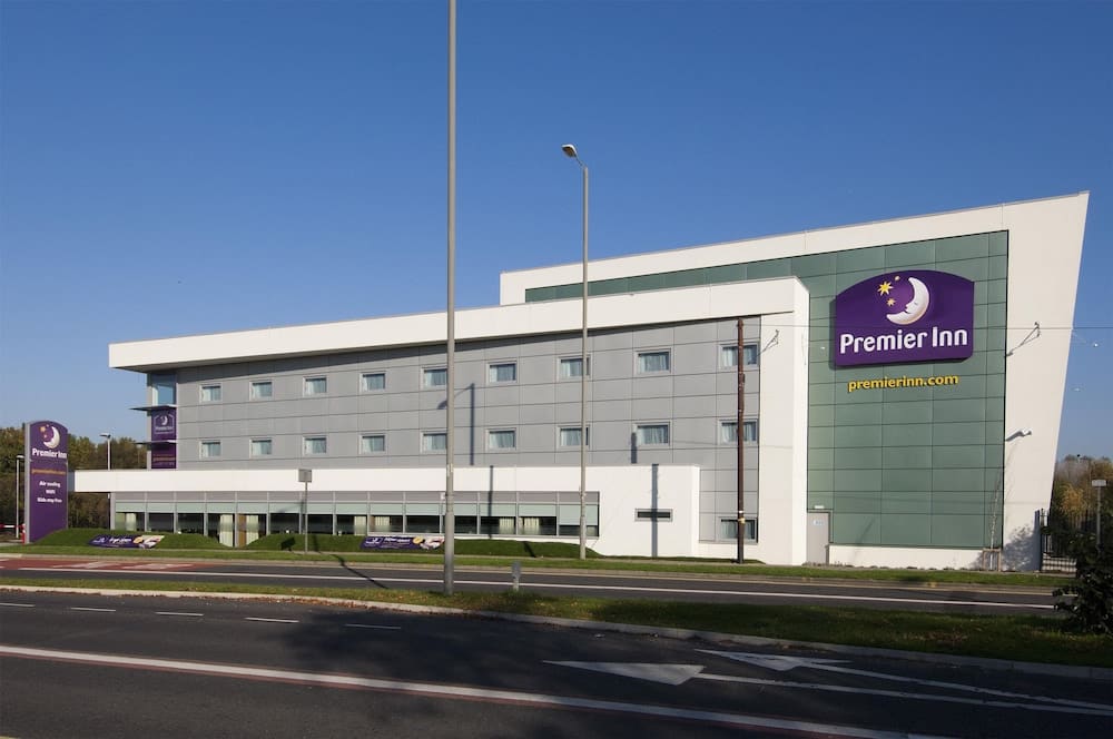 Premier Inn Liverpool John Lennon Airport 1