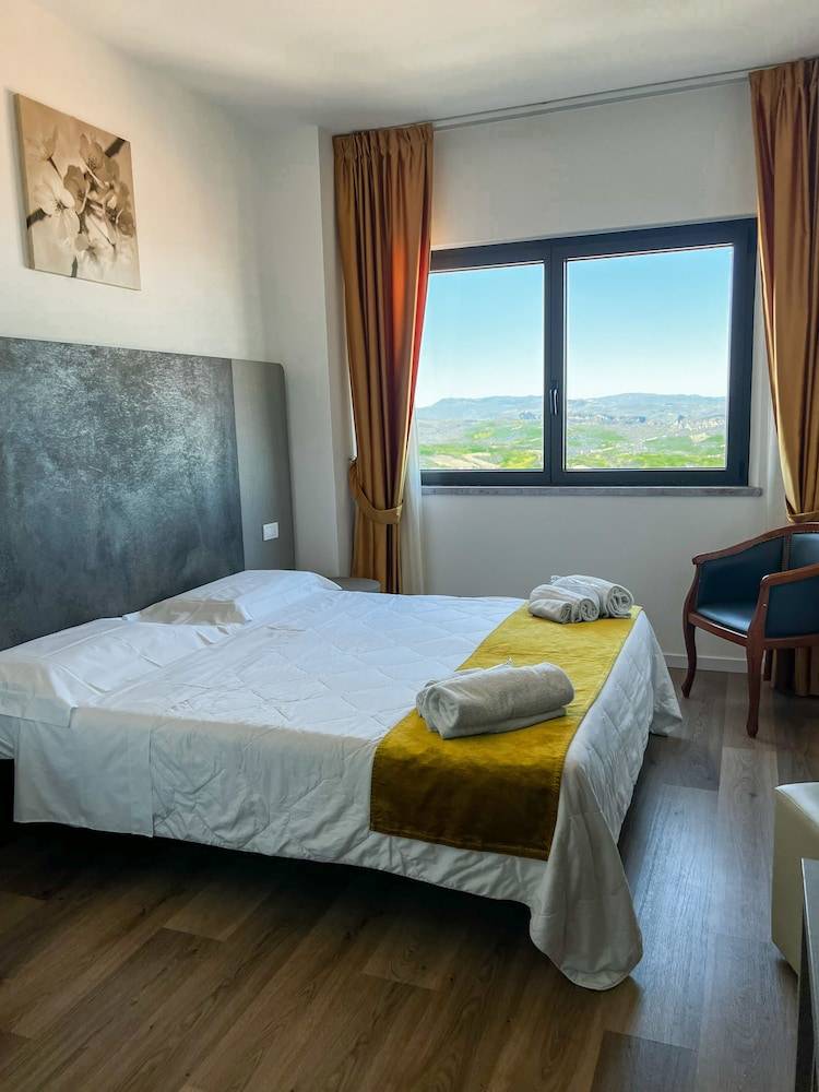 Hotel Joli 1