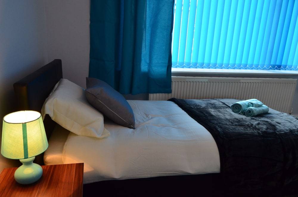 Old Trafford Guest House 1