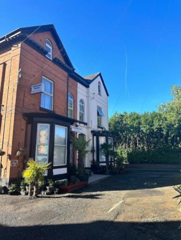 Hendham House - Near Etihad Stadium, CoOp Live Arena, AO Arena, Piccadilly Train Station & Manchester City Centre 1