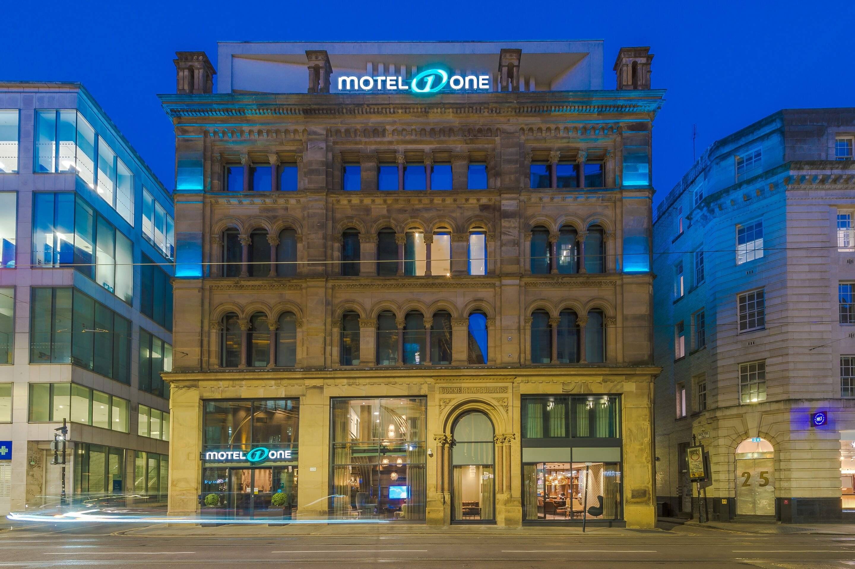Motel One Manchester-Royal Exchange 1
