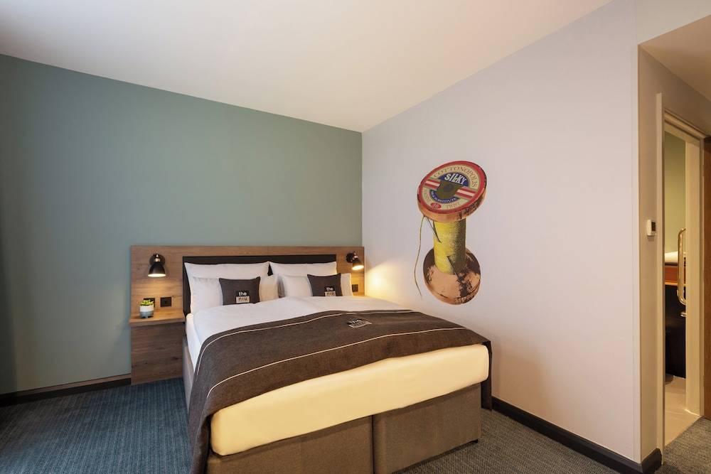 Holiday Inn - the niu, LOOM MANCHESTER NORTH by IHG 2