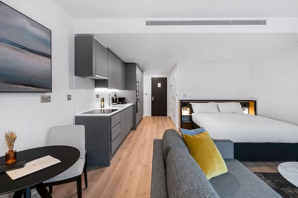 CitySuites 2 Aparthotel 1