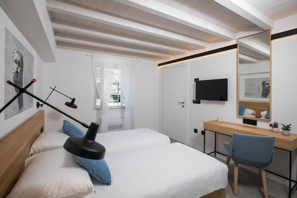 Bova Luxury Rooms 2