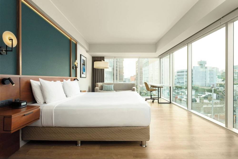 Courtyard by Marriott Lima Miraflores 1
