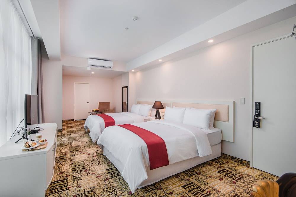 Nobility Grand Hotel 1