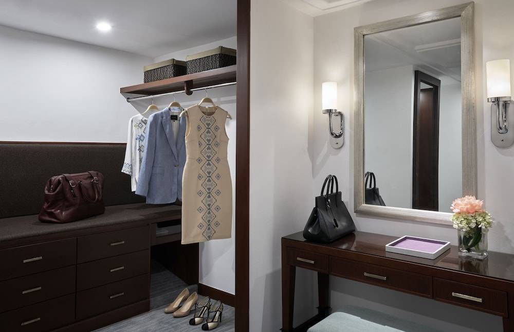 The Peninsula Manila 2